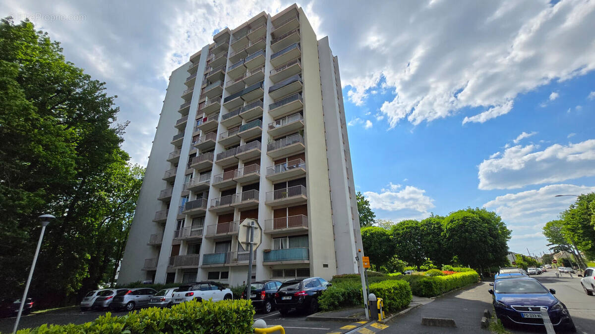 Appartement à SAINT-MICHEL-SUR-ORGE
