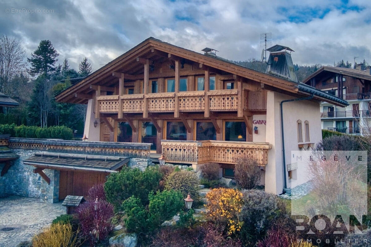 Maison à COMBLOUX