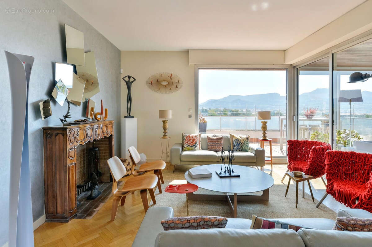 Appartement à MARSEILLE-8E