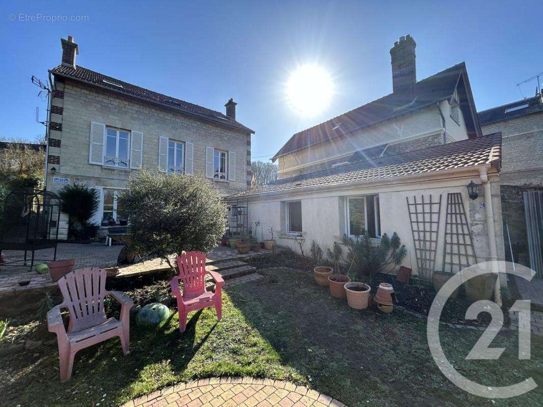 Maison à VERNEUIL-EN-HALATTE