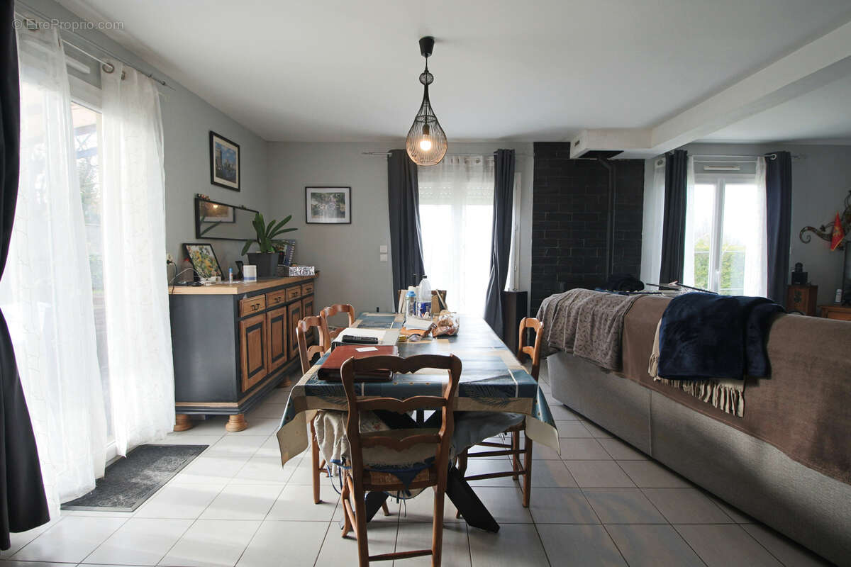 Maison à SAINT-LAURENT-SUR-MER
