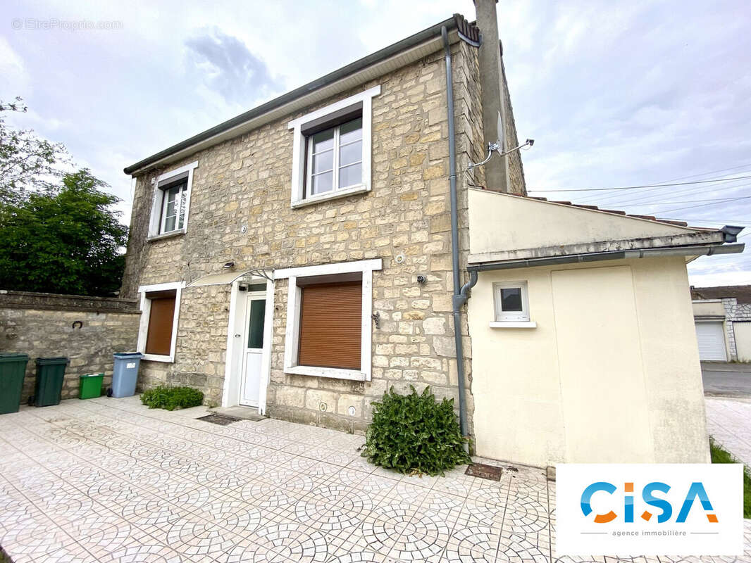 Appartement à BRUYERES-SUR-OISE