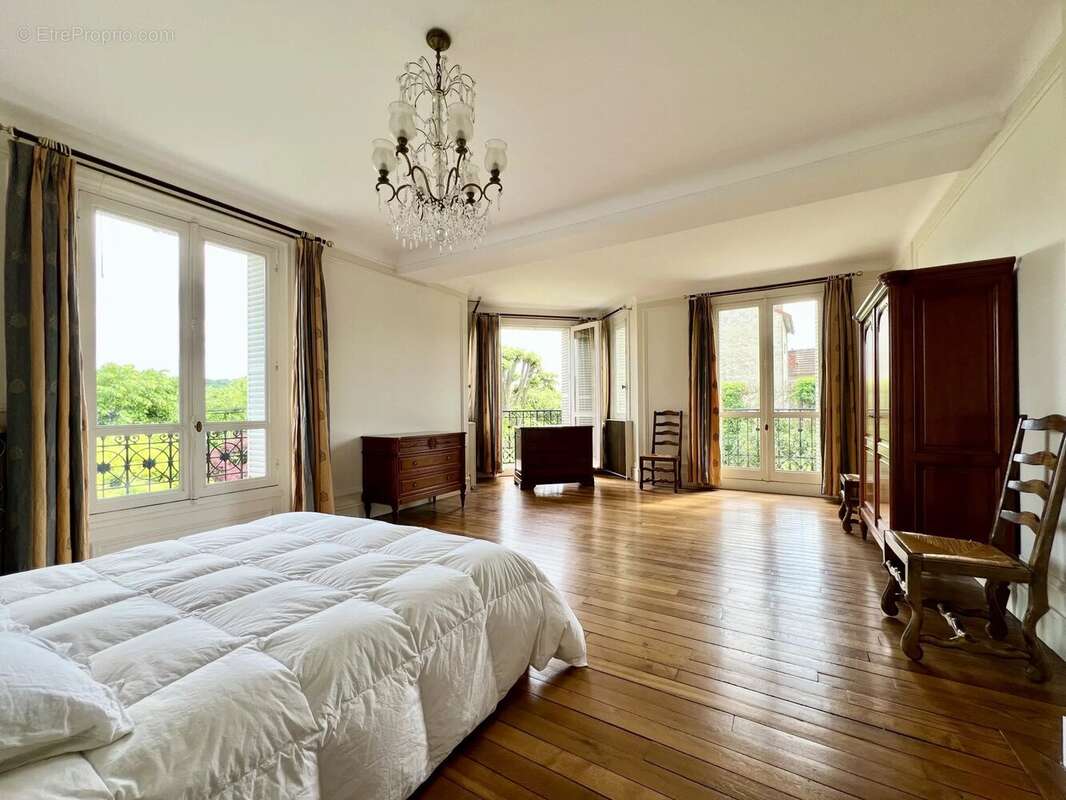 Maison à SAINT-MAUR-DES-FOSSES