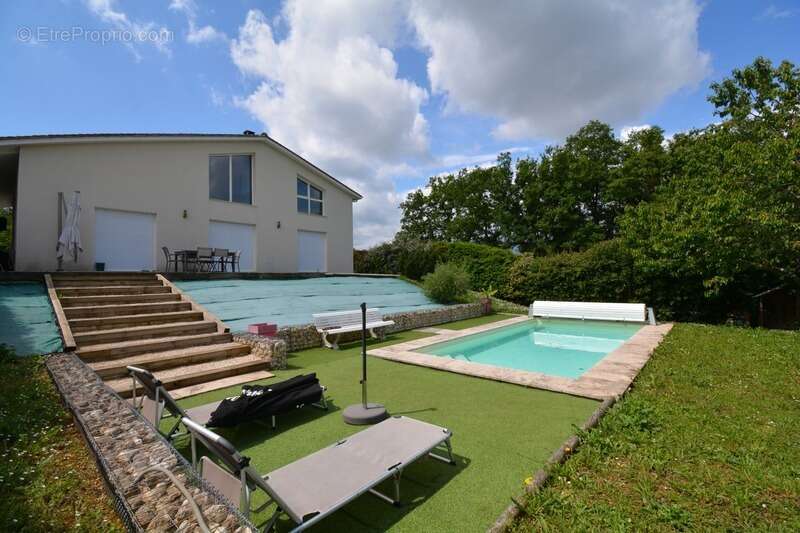 Maison à MAGNAC-SUR-TOUVRE