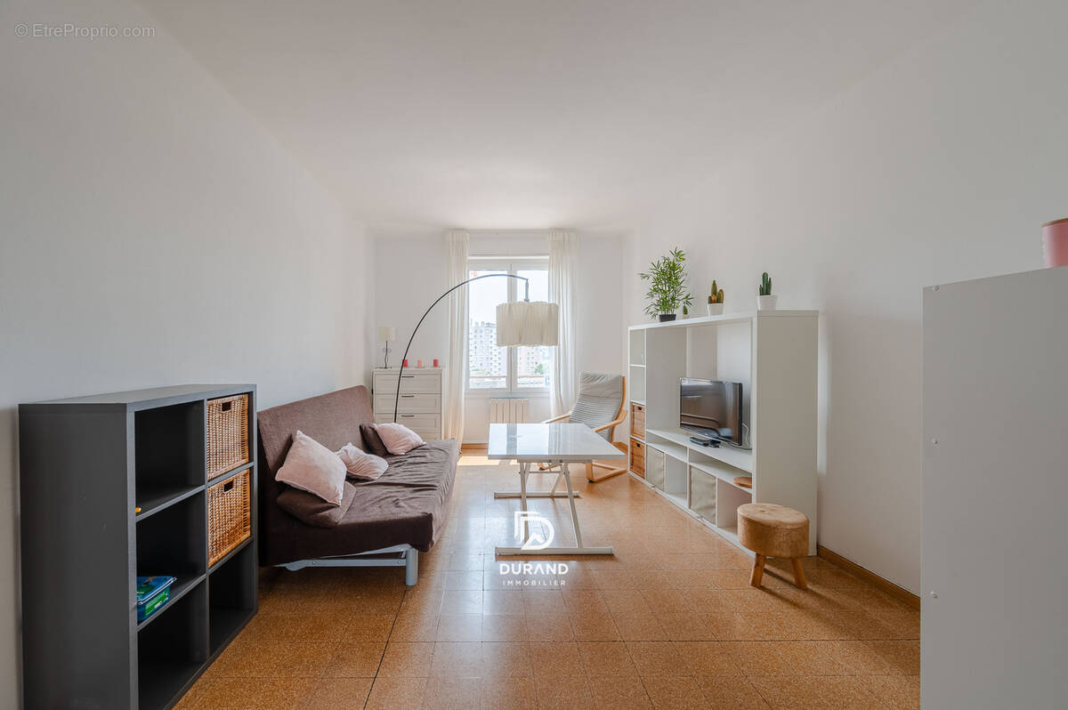 Appartement à MARSEILLE-5E