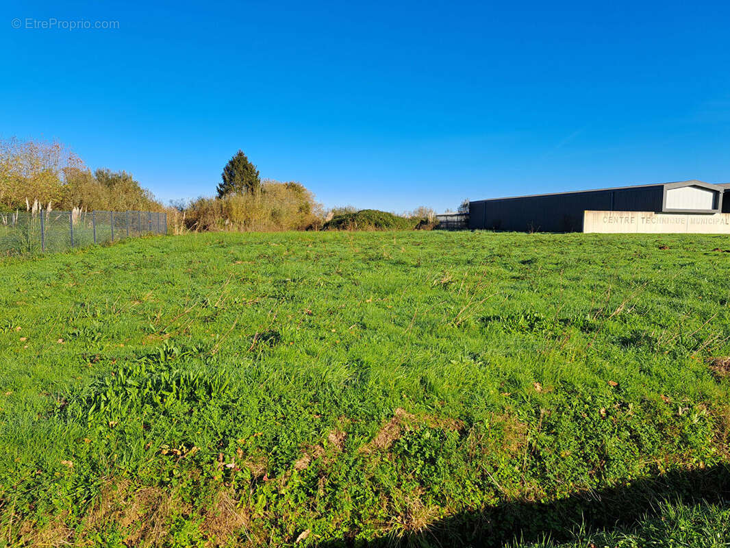 Terrain à ONDRES