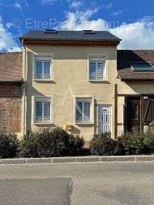 Maison à LES THILLIERS-EN-VEXIN