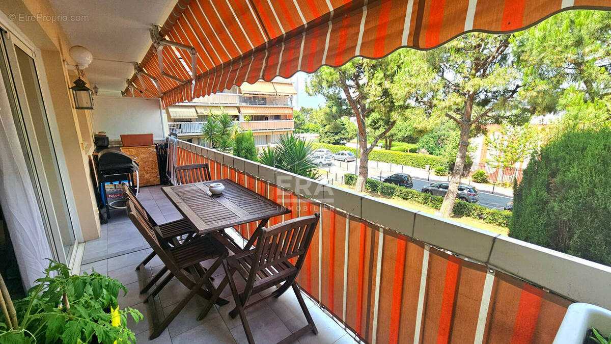 Appartement à SAINT-LAURENT-DU-VAR