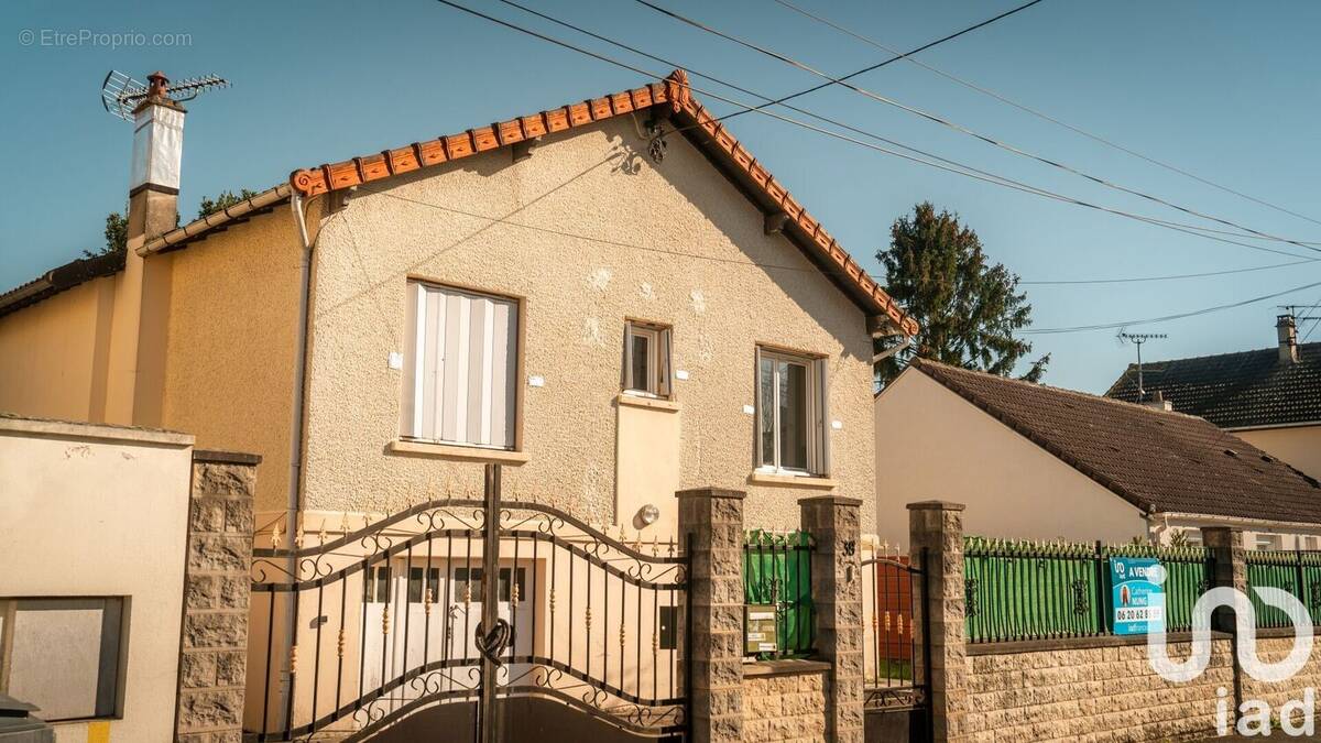 Photo 1 - Maison à VILLIERS-LE-BEL