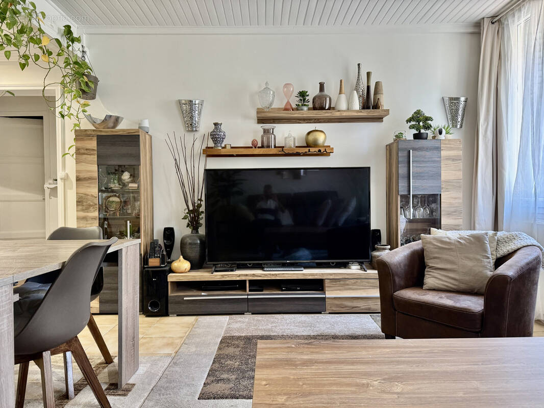 Appartement à MARSEILLE-3E