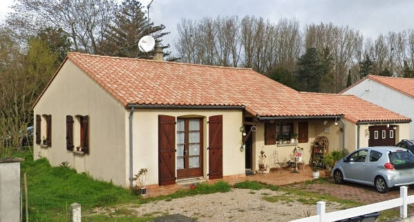 Maison à MAGNE