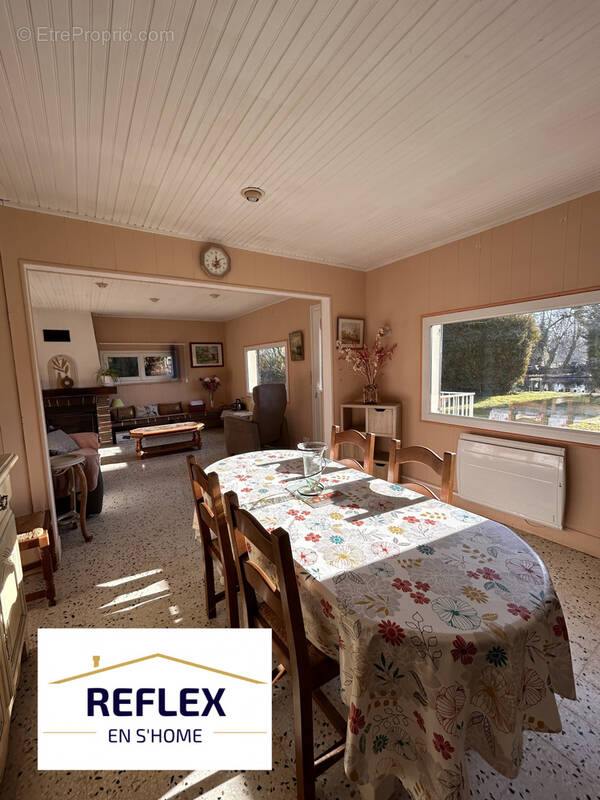 Maison à LA NEUVILLE-LES-BRAY