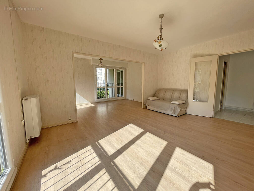 Appartement à LE PLESSIS-BOUCHARD