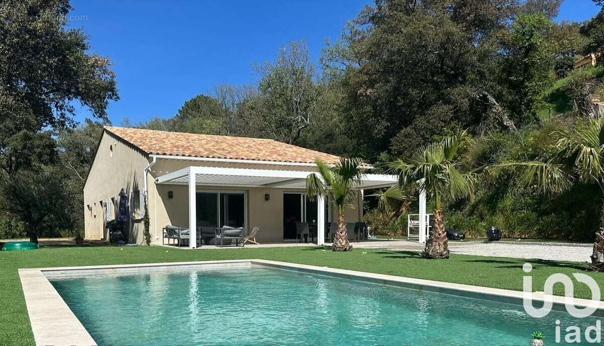 Photo 2 - Maison à LA GARDE-FREINET