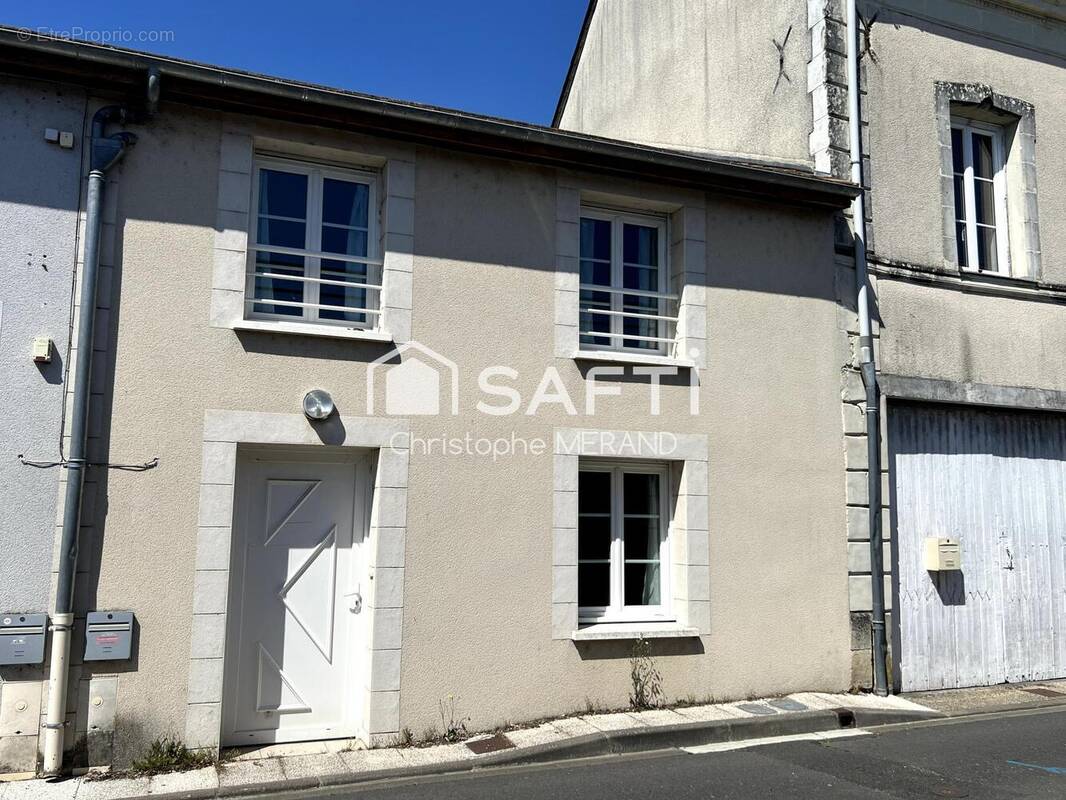 Photo 1 - Maison à DANGE-SAINT-ROMAIN