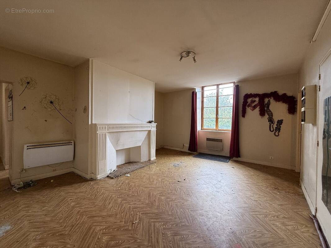 Appartement à SAINT-YRIEIX-LA-PERCHE