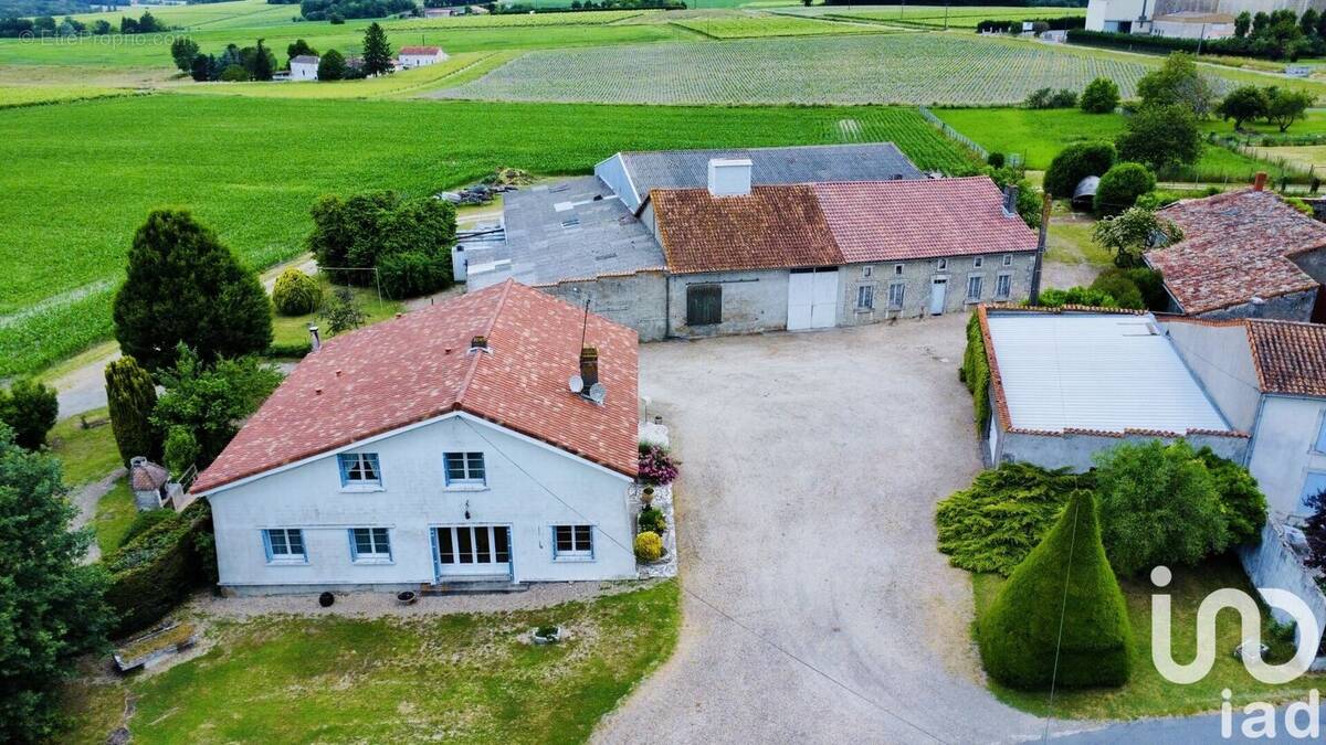 Photo 1 - Maison à BERNEUIL