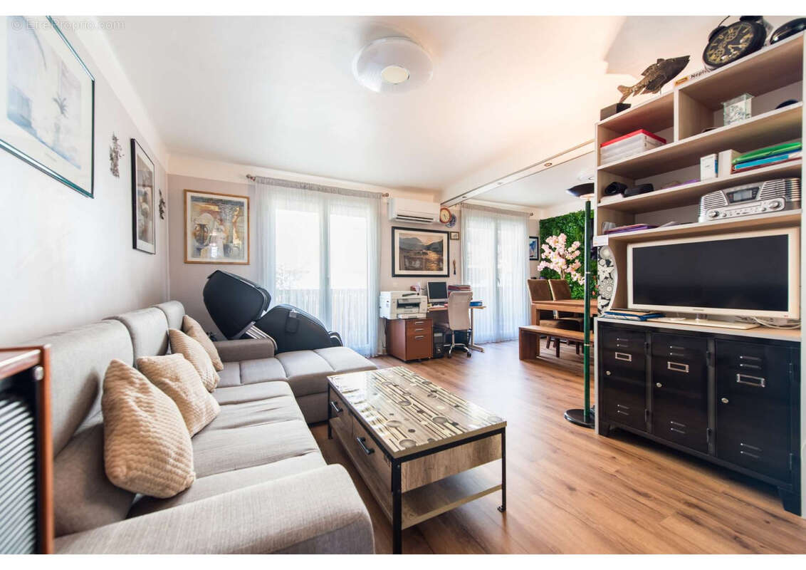 Appartement à MARSEILLE-5E