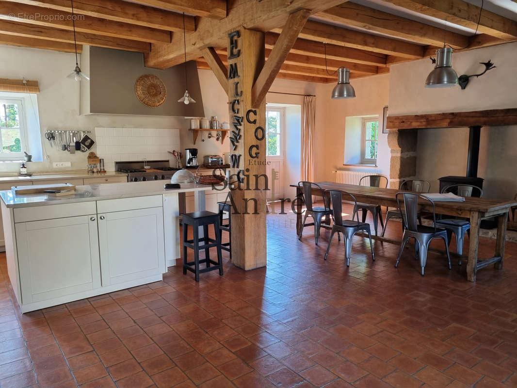 Maison à CHAMPNIERS-ET-REILHAC