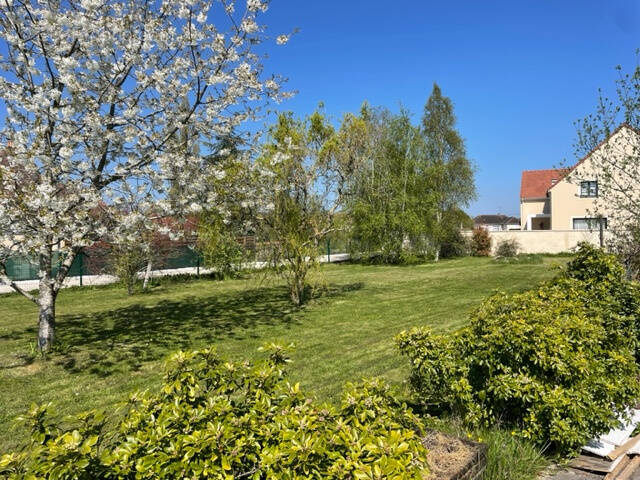 Terrain à LES ECRENNES
