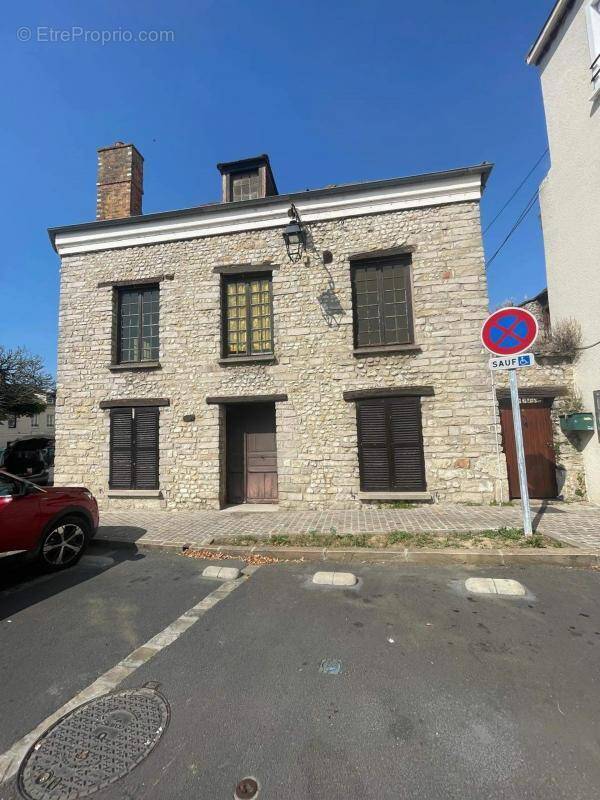 Maison à LA FERTE-ALAIS