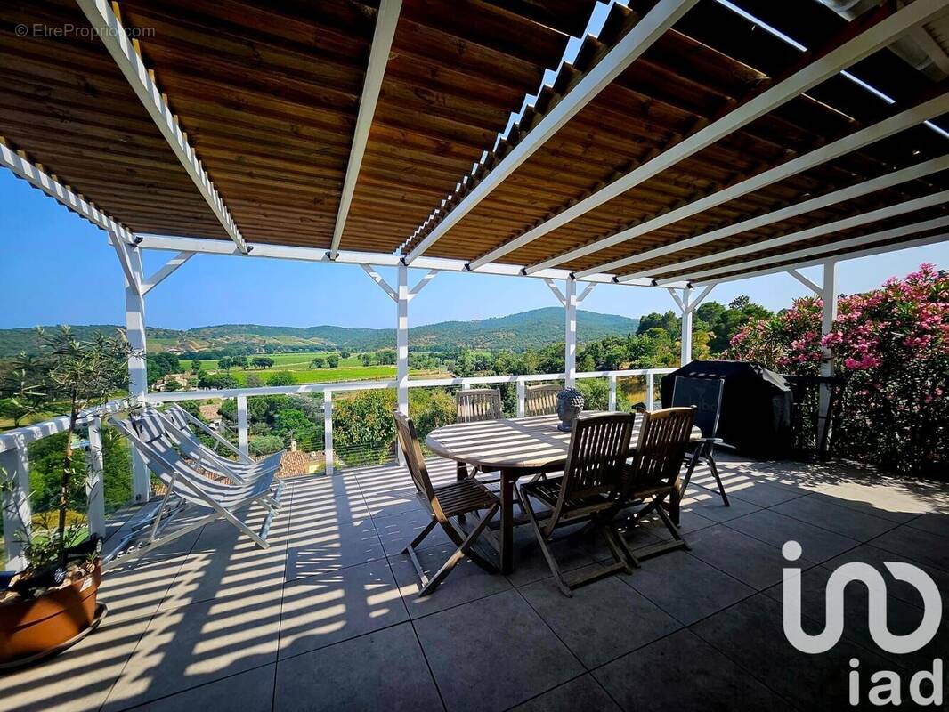 Photo 1 - Maison à ROQUEBRUNE-SUR-ARGENS