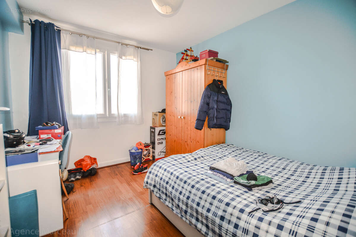 Appartement à COURBEVOIE