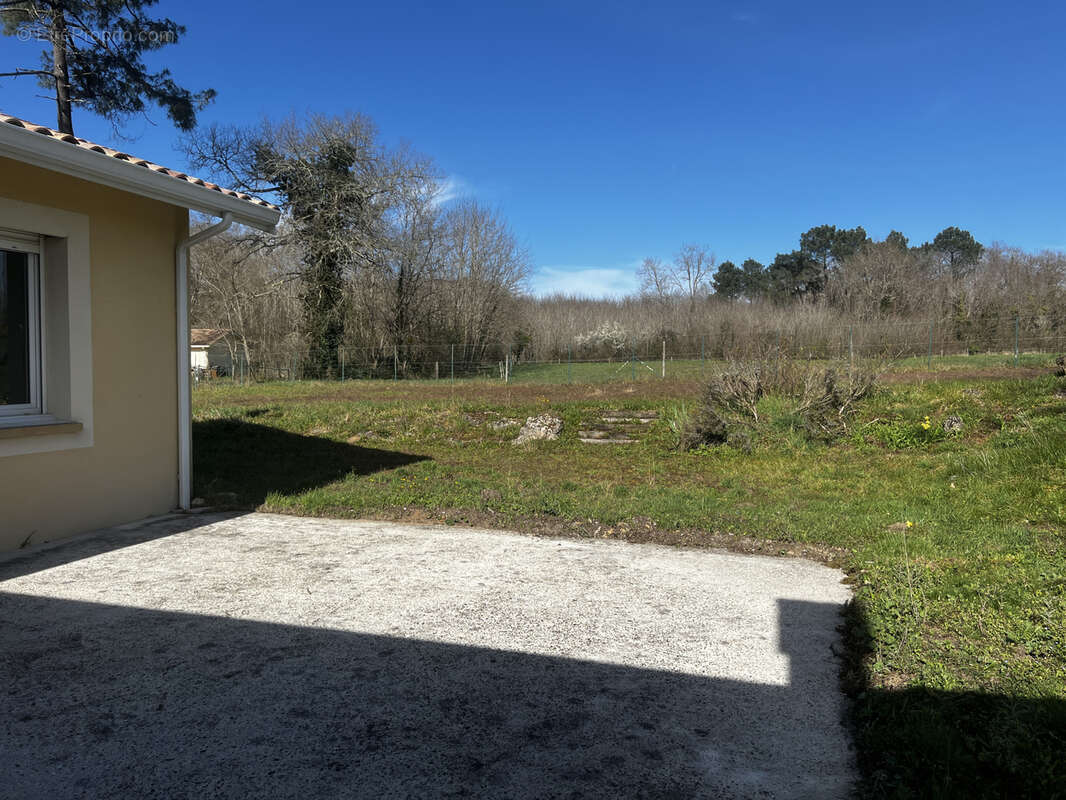 Maison à NOAILLAN