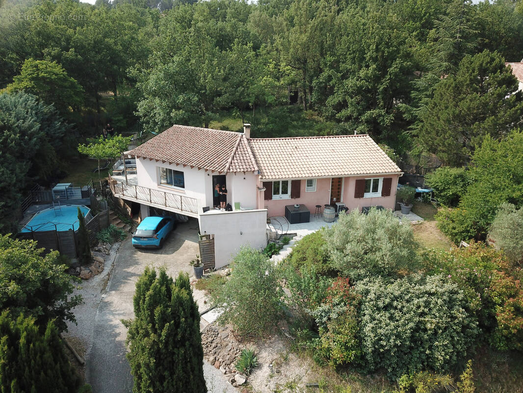 Maison à MEYREUIL