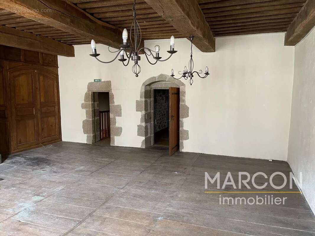 Maison à AUBUSSON