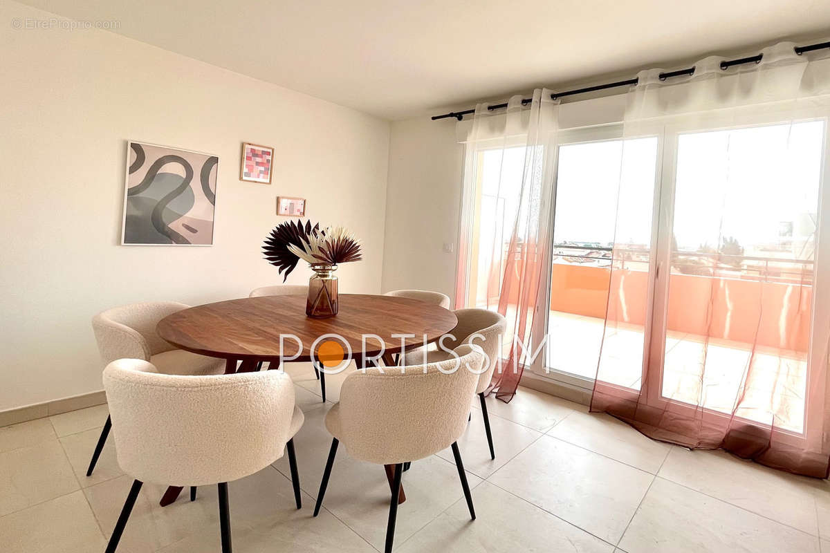 Appartement à SAINT-LAURENT-DU-VAR