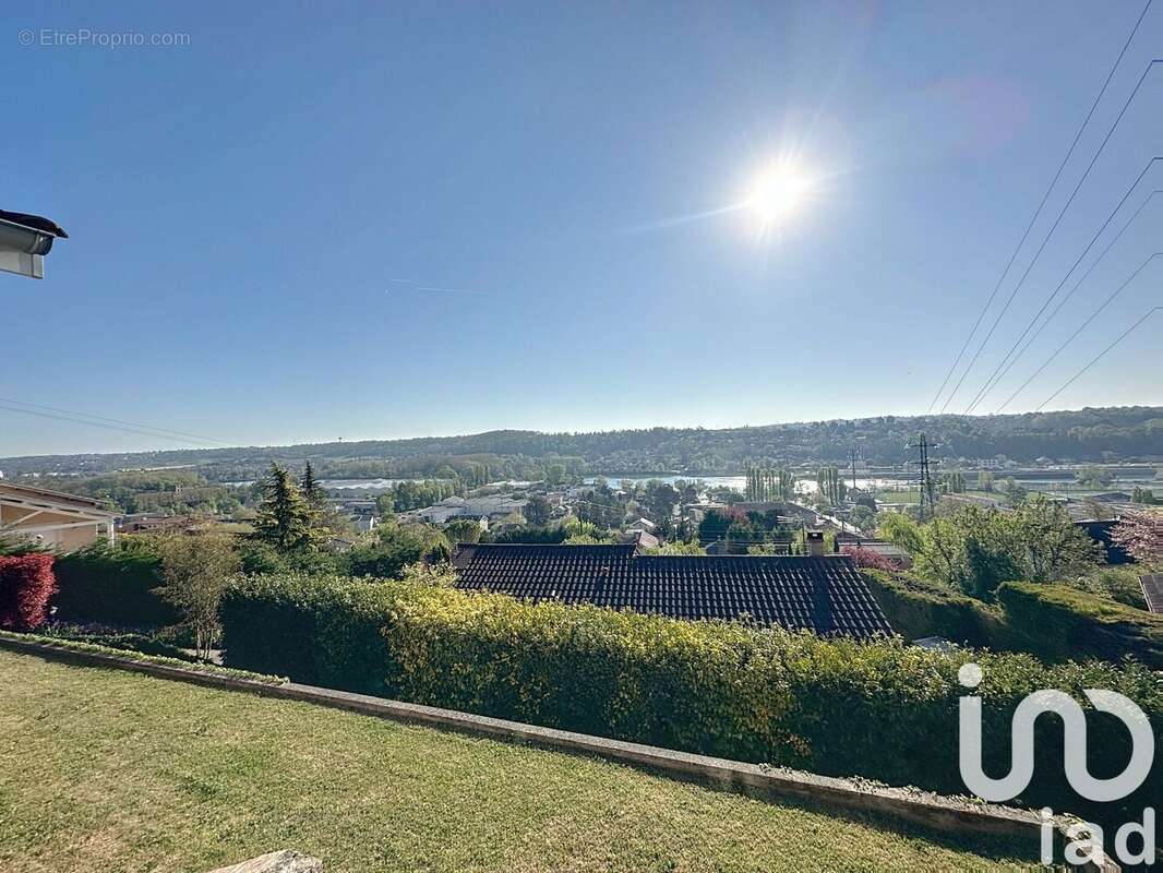 Photo 3 - Maison à COUZON-AU-MONT-D&#039;OR