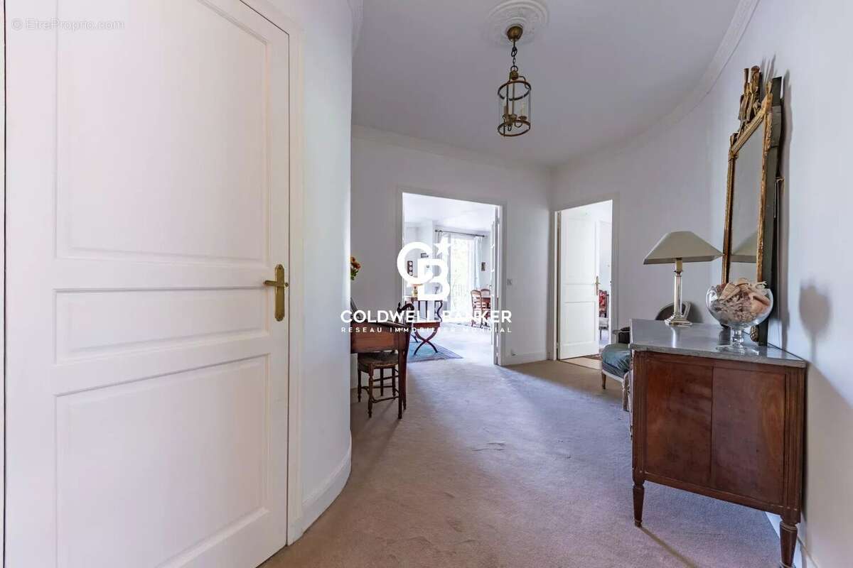 Appartement à PARIS-7E