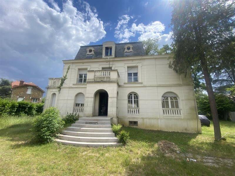 Maison à VAUCRESSON