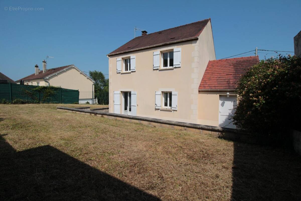 Maison à CHOISY-AU-BAC
