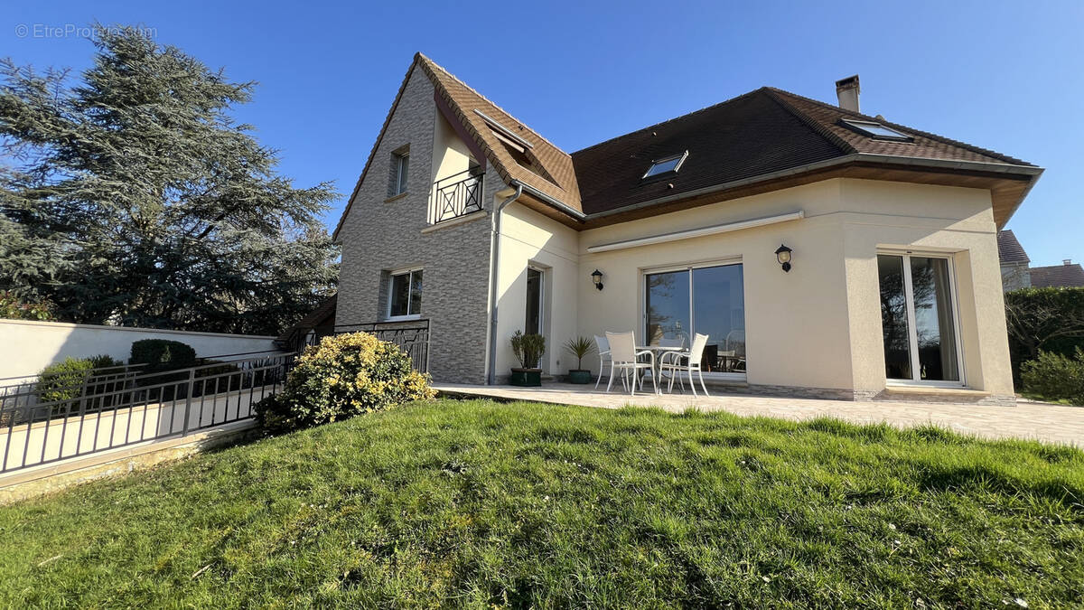 Maison à VILLIERS-SAINT-FREDERIC