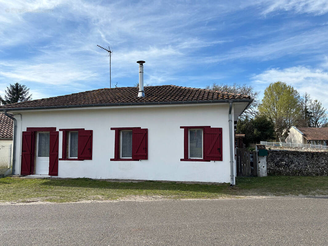 Maison à COMMENSACQ