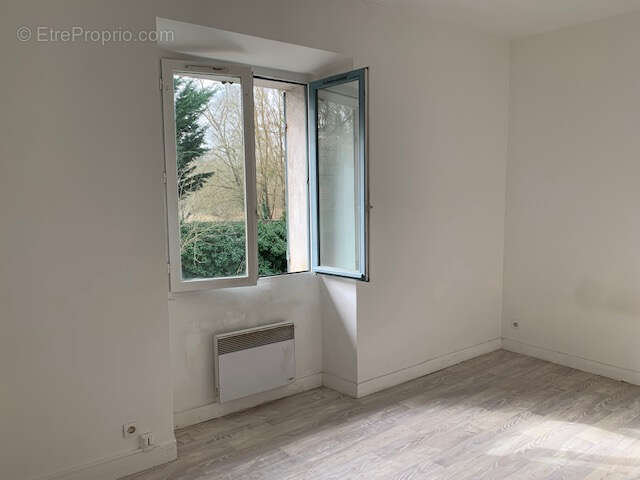 Appartement à AUVERS-SAINT-GEORGES