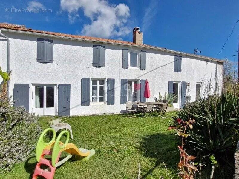 Maison à AIGREFEUILLE-D&#039;AUNIS