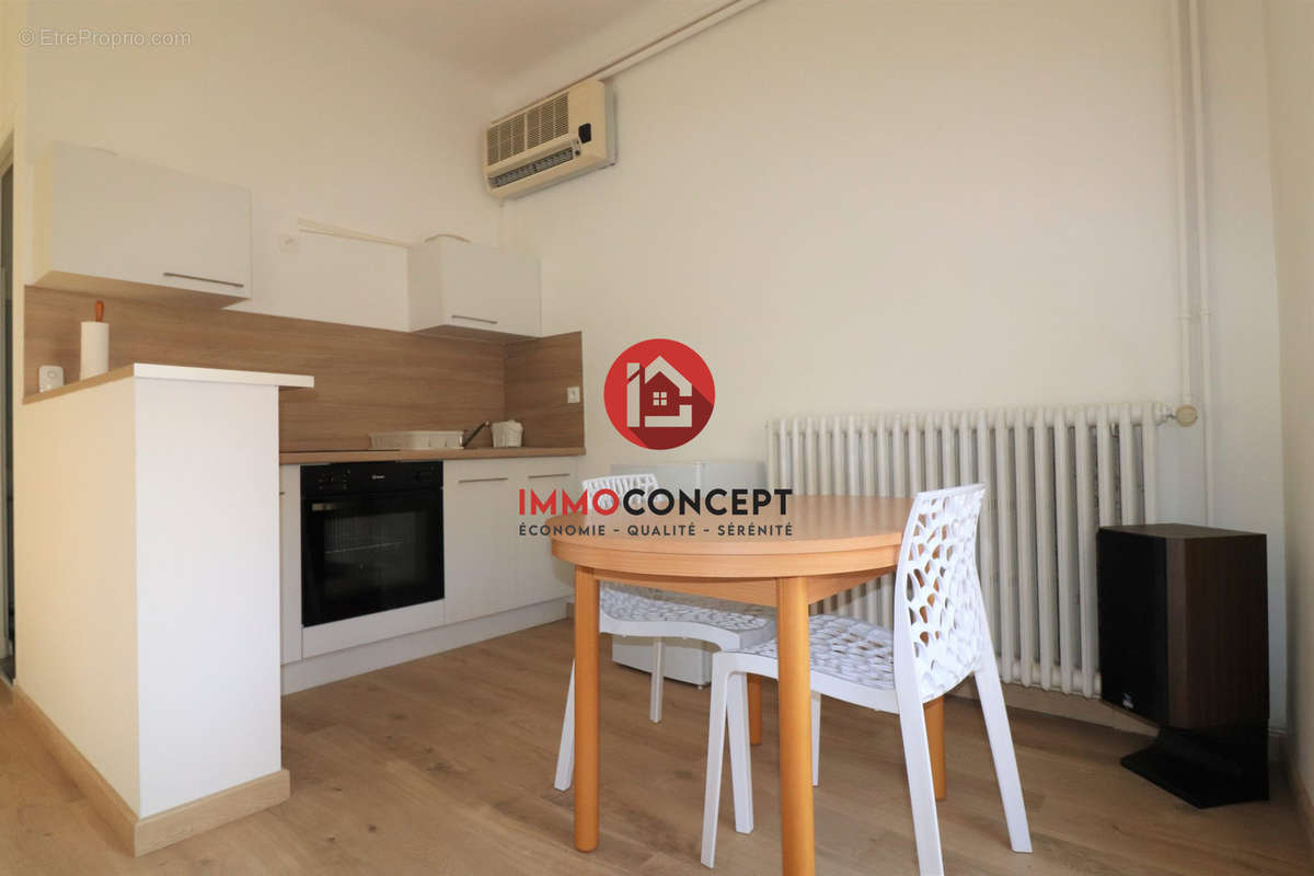 Appartement à LAUDUN-L&#039;ARDOISE