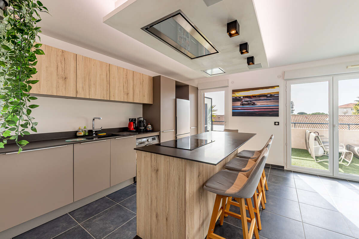 Appartement à SAINT-LAURENT-DU-VAR