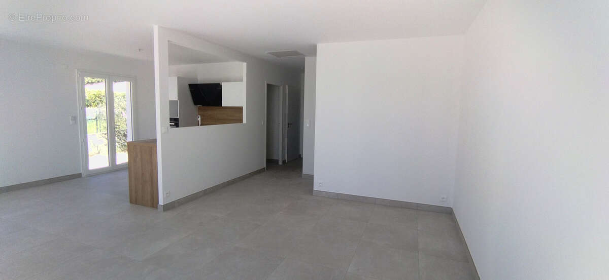 Maison à NEBIAN