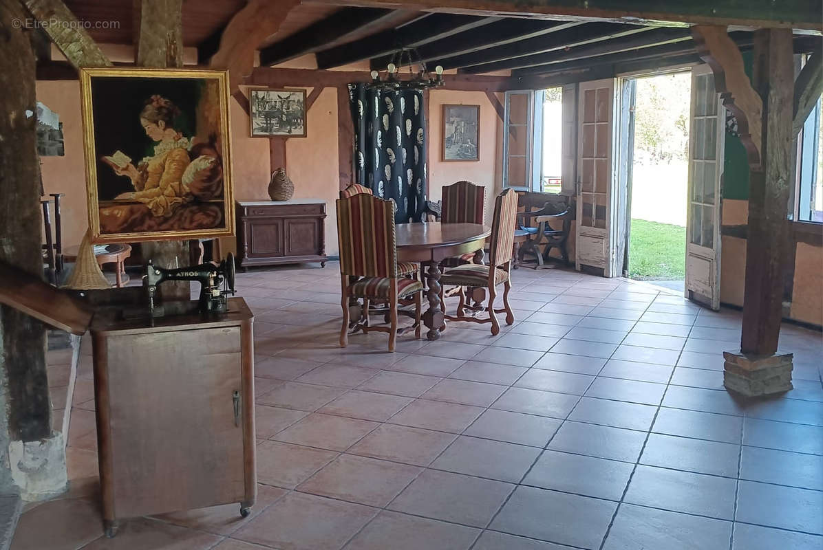 Maison à ESCOURCE