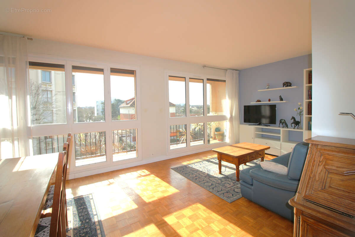 Appartement à SAINT-MAUR-DES-FOSSES