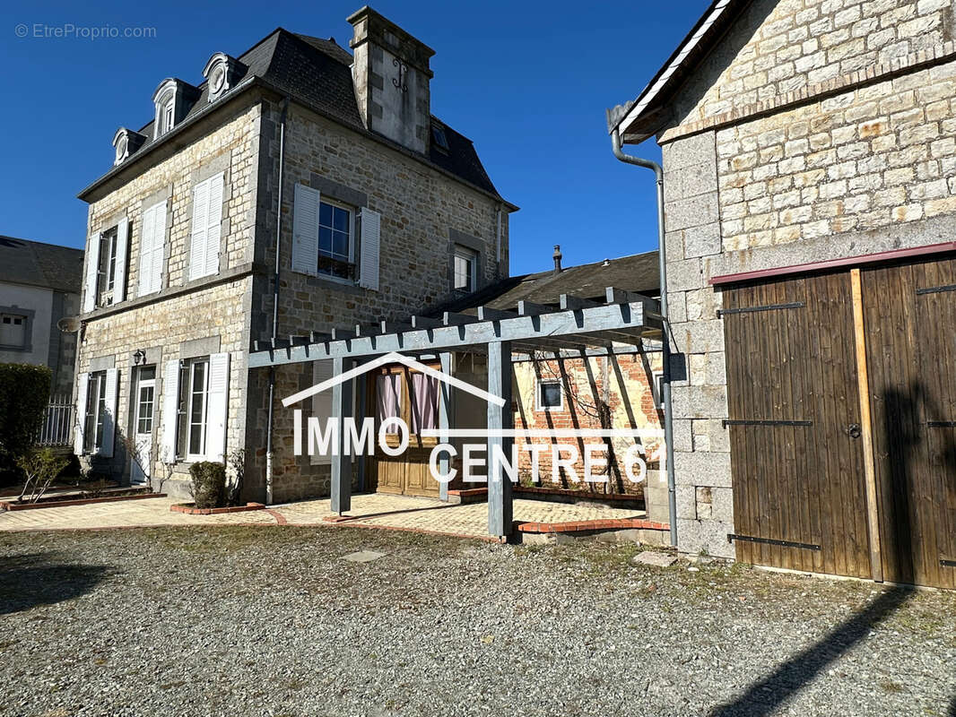 Maison à COUTERNE