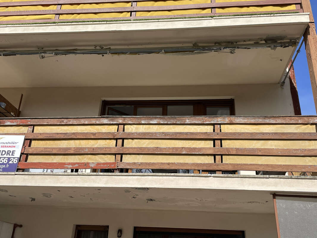 Appartement à SERANON