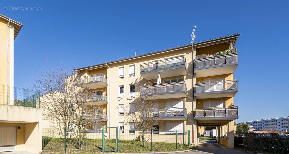 Appartement à LA TOUR-DU-PIN