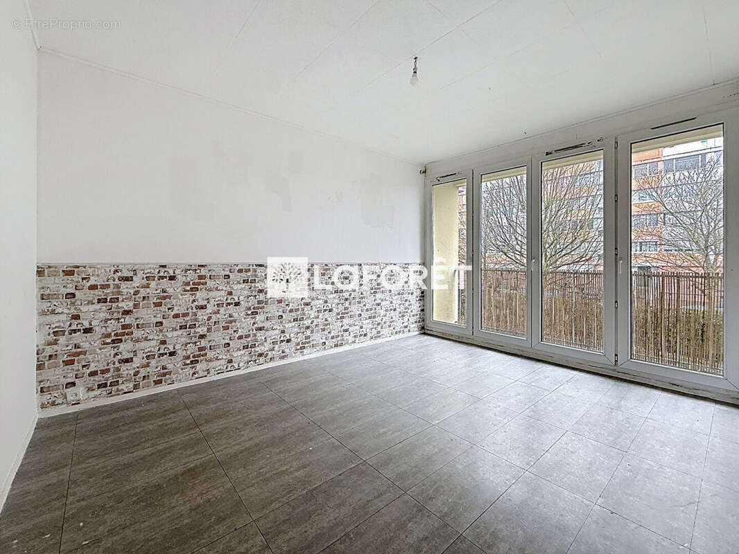 Appartement à SAINT-ETIENNE-DU-ROUVRAY