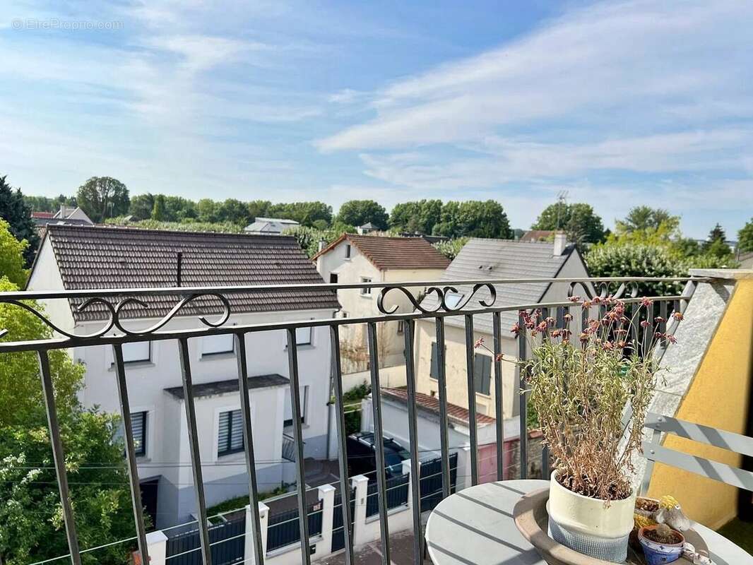 Appartement à SAINT-MAUR-DES-FOSSES