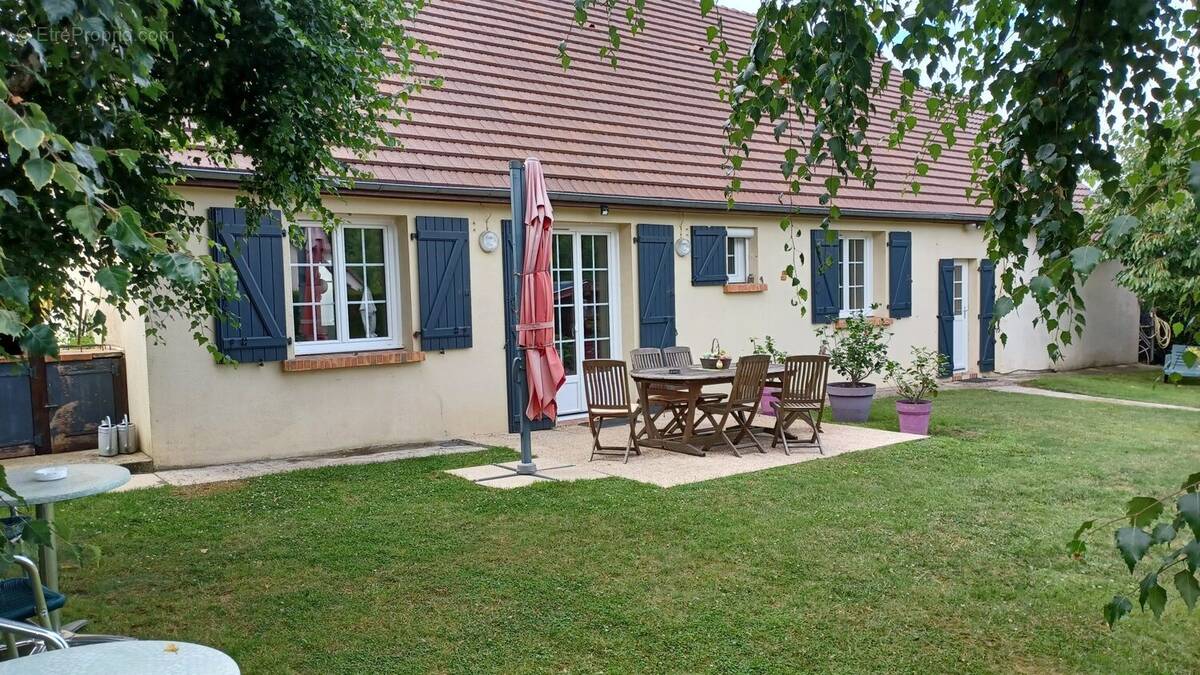 Maison à FAVEROLLES-SUR-CHER